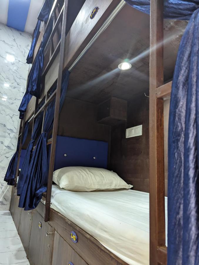Hostel Ayala Pg Ac Deluxe *