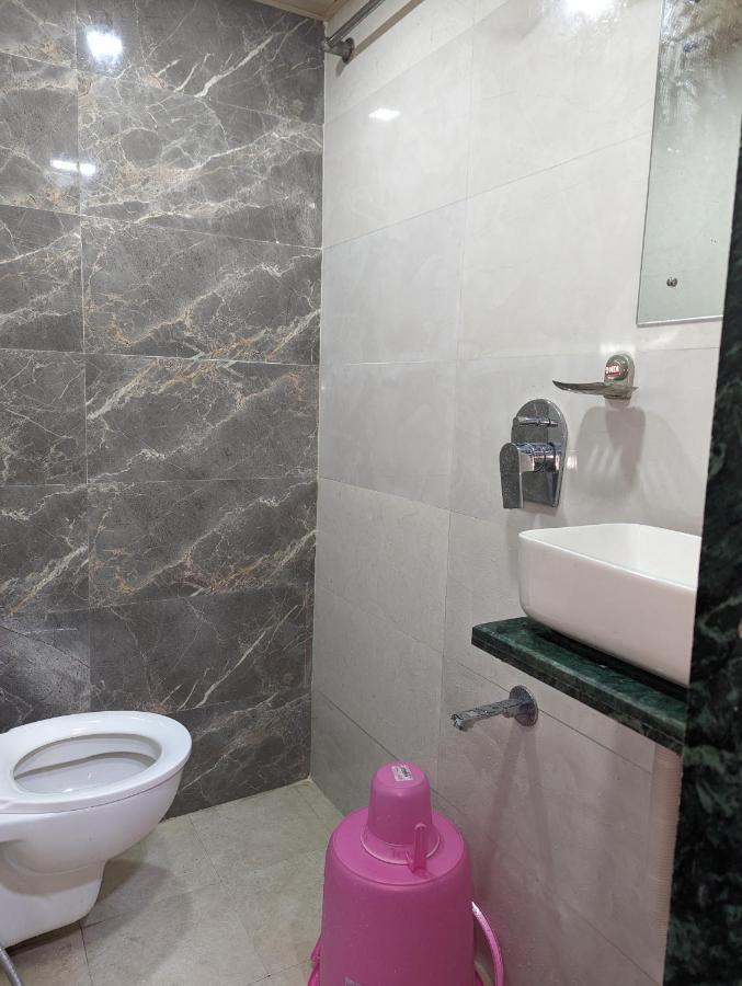 Ayala Pg Ac Deluxe Hostel Mumbai