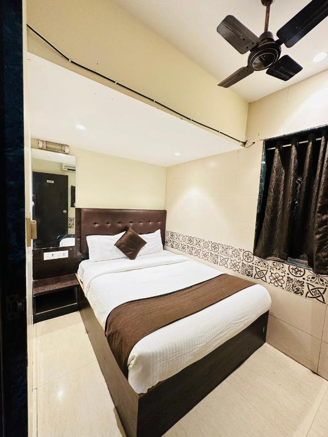 Hotel Kalpana Residency - Near Us Embassy 2*
