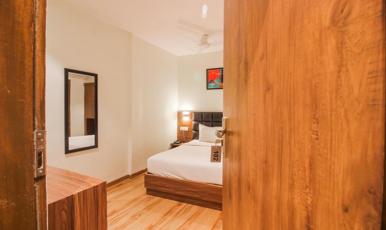 Hotel Deluxe Residency Mumbai