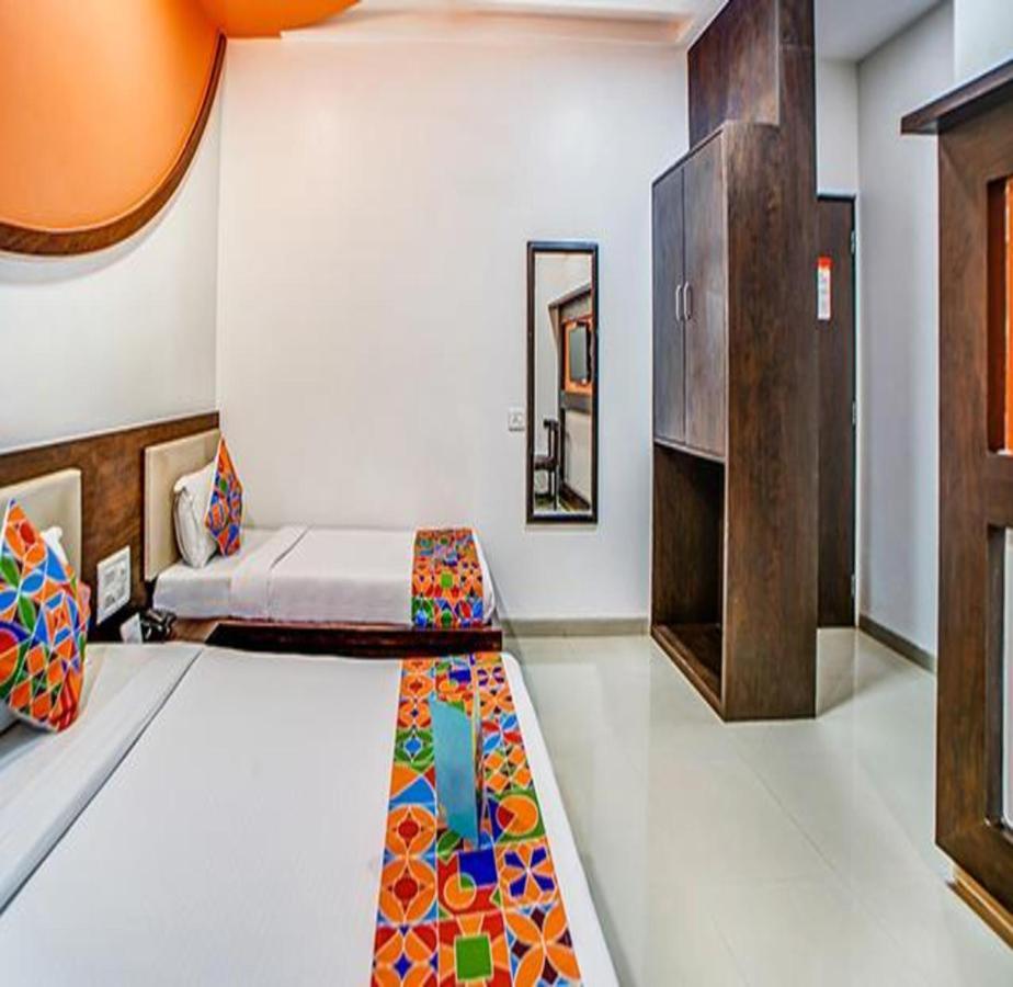 Hotel Fabhotel Glorify Palace - Nr International Airport
