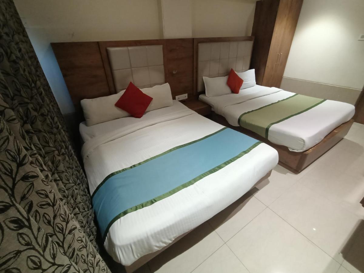Hotel Fabhotel Regal Inn 3*
