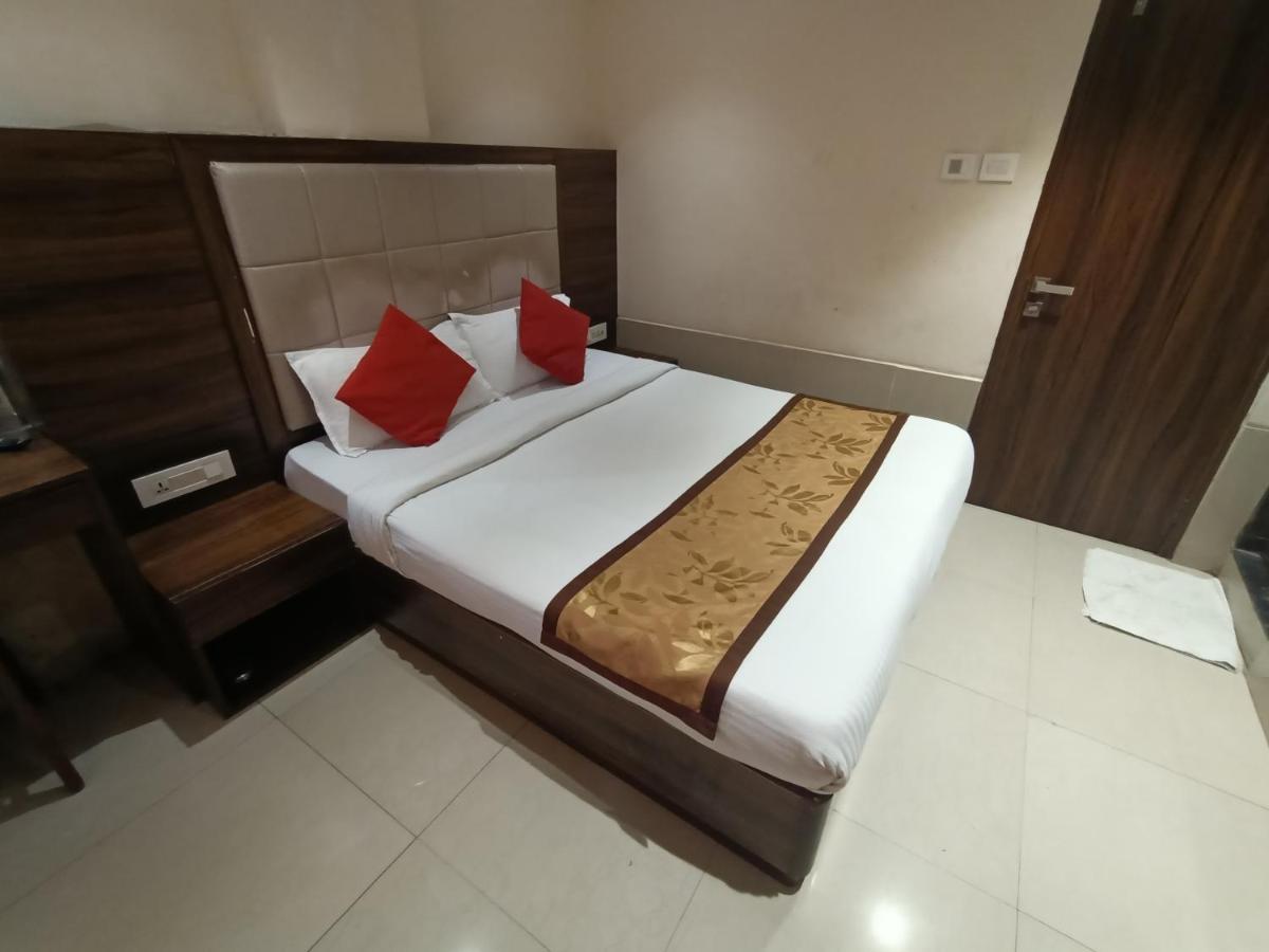 Fabhotel Regal Inn 3*