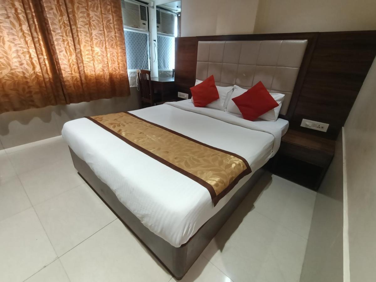 Hotel Fabhotel Regal Inn 3*