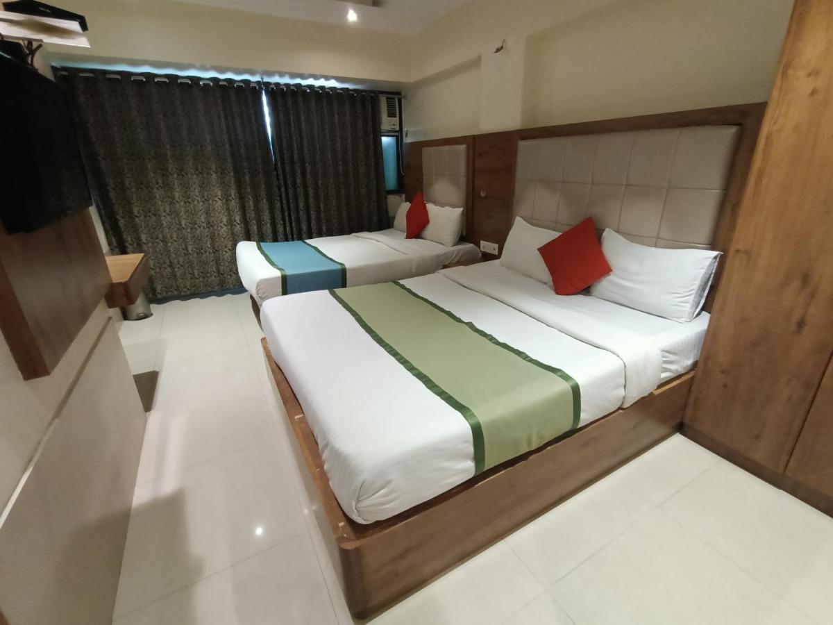 Hotel Fabhotel Regal Inn