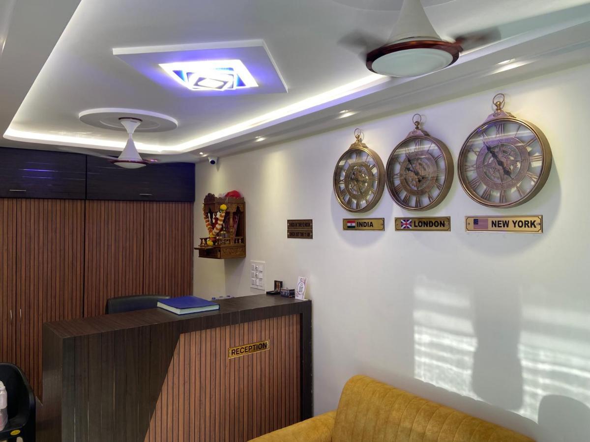 Hotel Classio - Near Kokilaben Hospital, Andheri West Mumbai