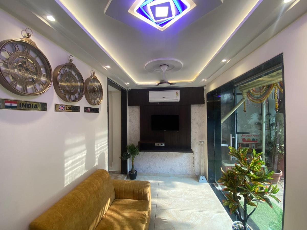 Hotel Classio - Near Kokilaben Hospital, Andheri West
