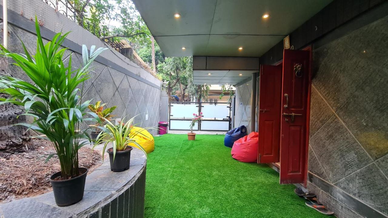 Rostel Live Hostel *