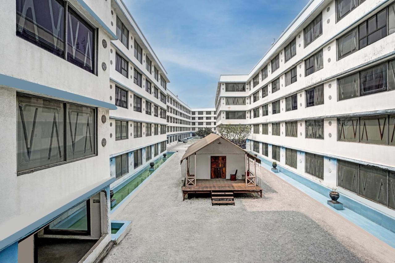 Townhouse 809 Royal Palms - Rose Collection Hotel Mumbai