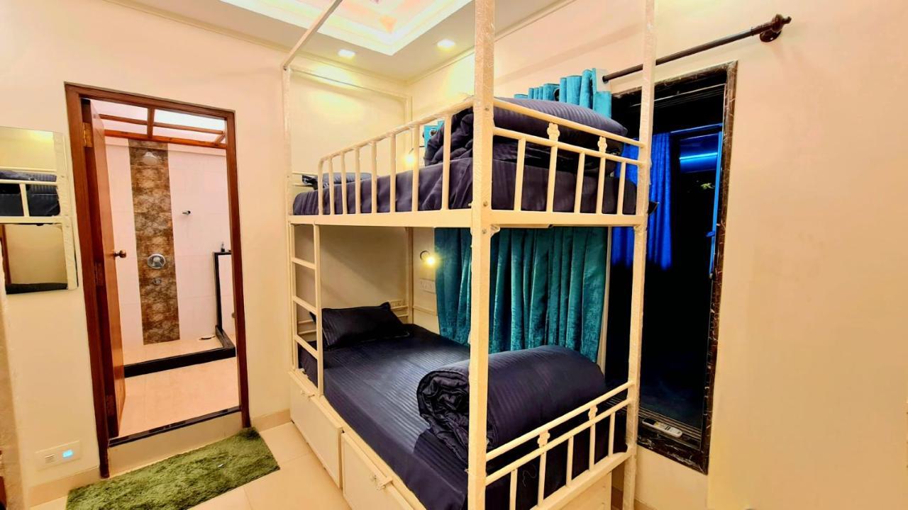 Rostel Live Hostel *