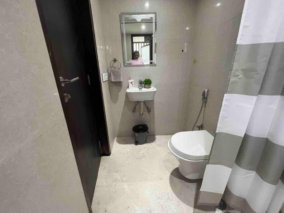 Apartment Kakad Classic 5, 16th Rd, Pali Village, Khar West By Connekt Homes *