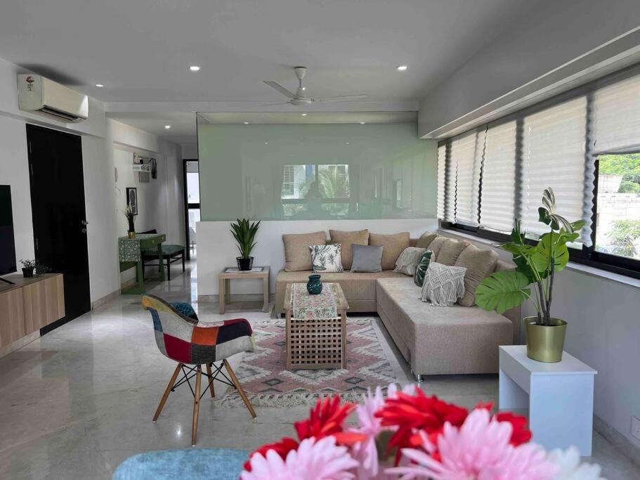 Apartment Kakad Classic 5, 16th Rd, Pali Village, Khar West By Connekt Homes