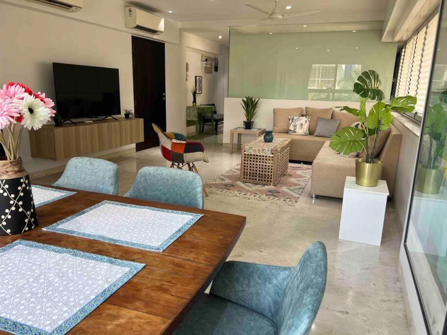 Kakad Classic 5, 16th Rd, Pali Village, Khar West By Connekt Homes *