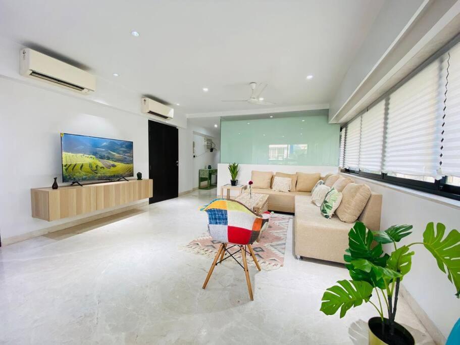 Apartment Kakad Classic 5, 16th Rd, Pali Village, Khar West By Connekt Homes Mumbai
