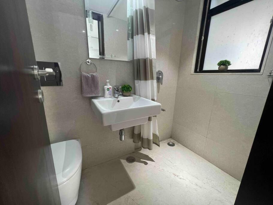 Apartment Kakad Classic 5, 16th Rd, Pali Village, Khar West By Connekt Homes Mumbai