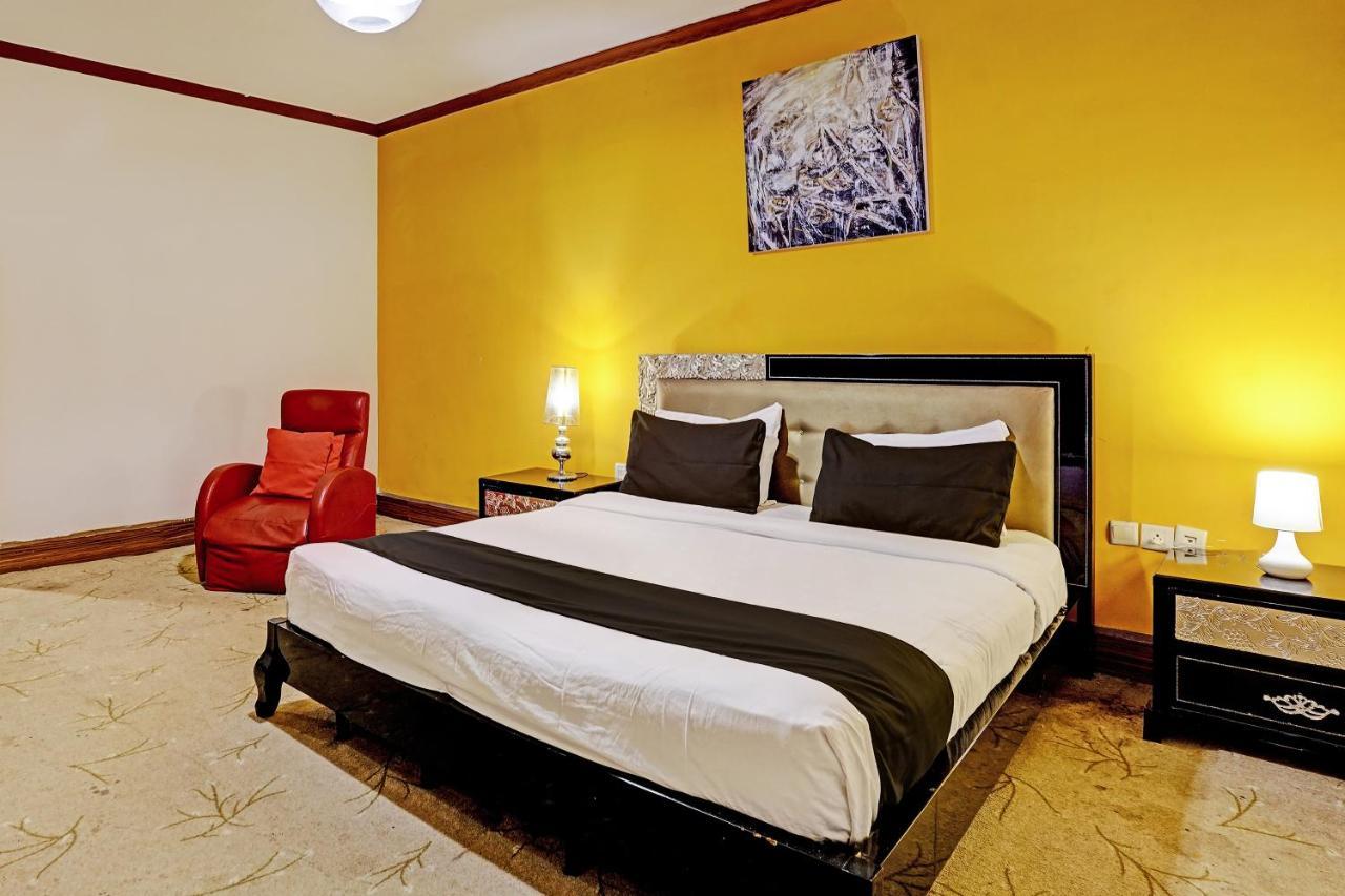 Hotel Townhouse Royal Palms - Lily