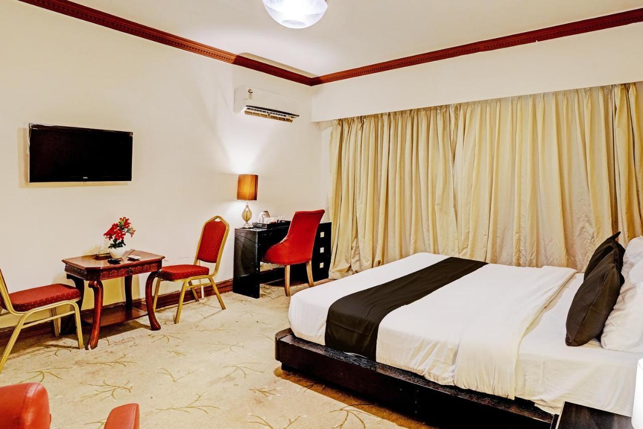 Hotel Townhouse Royal Palms - Lily