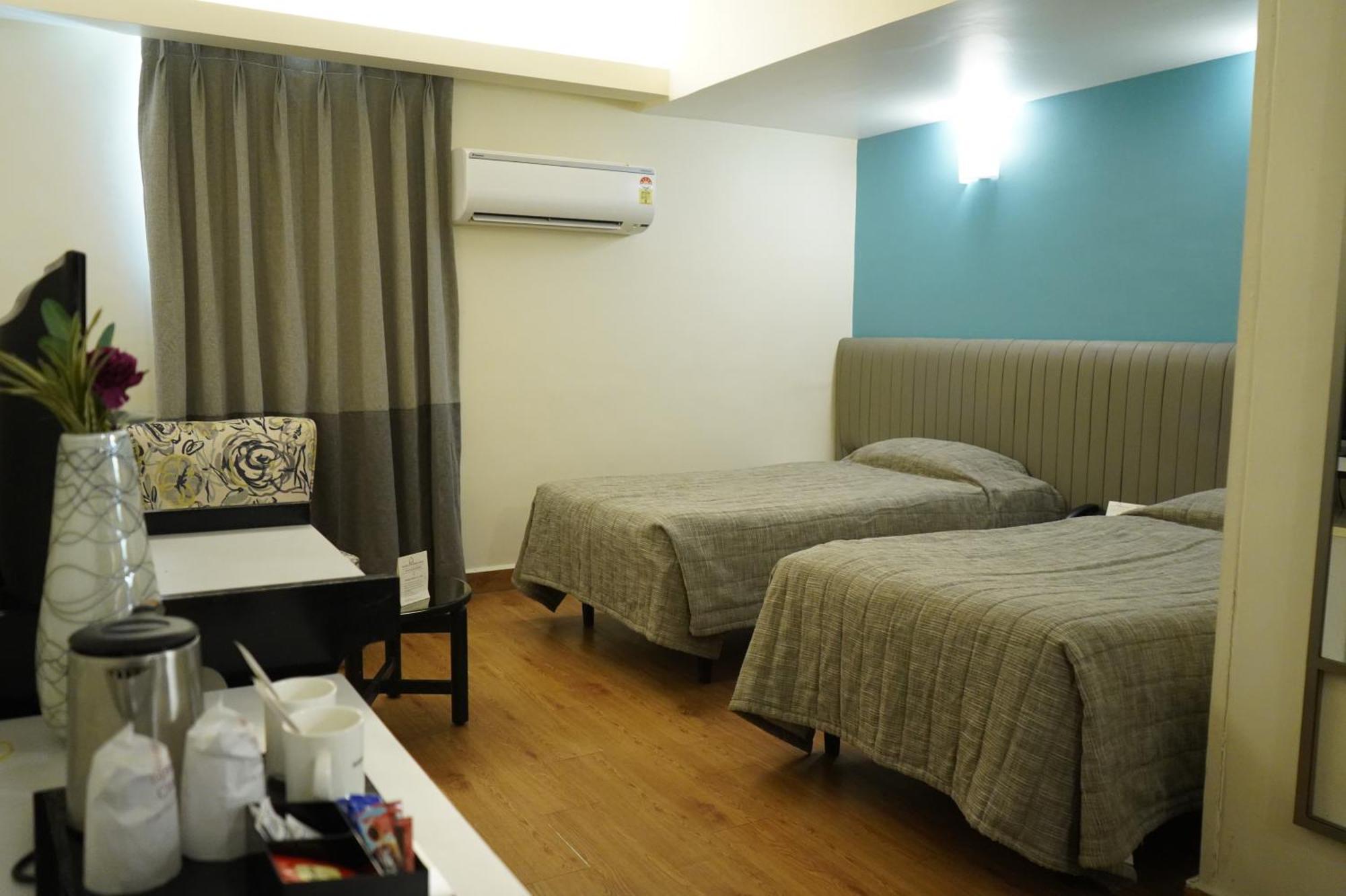 Diplomat, Colaba 3*
