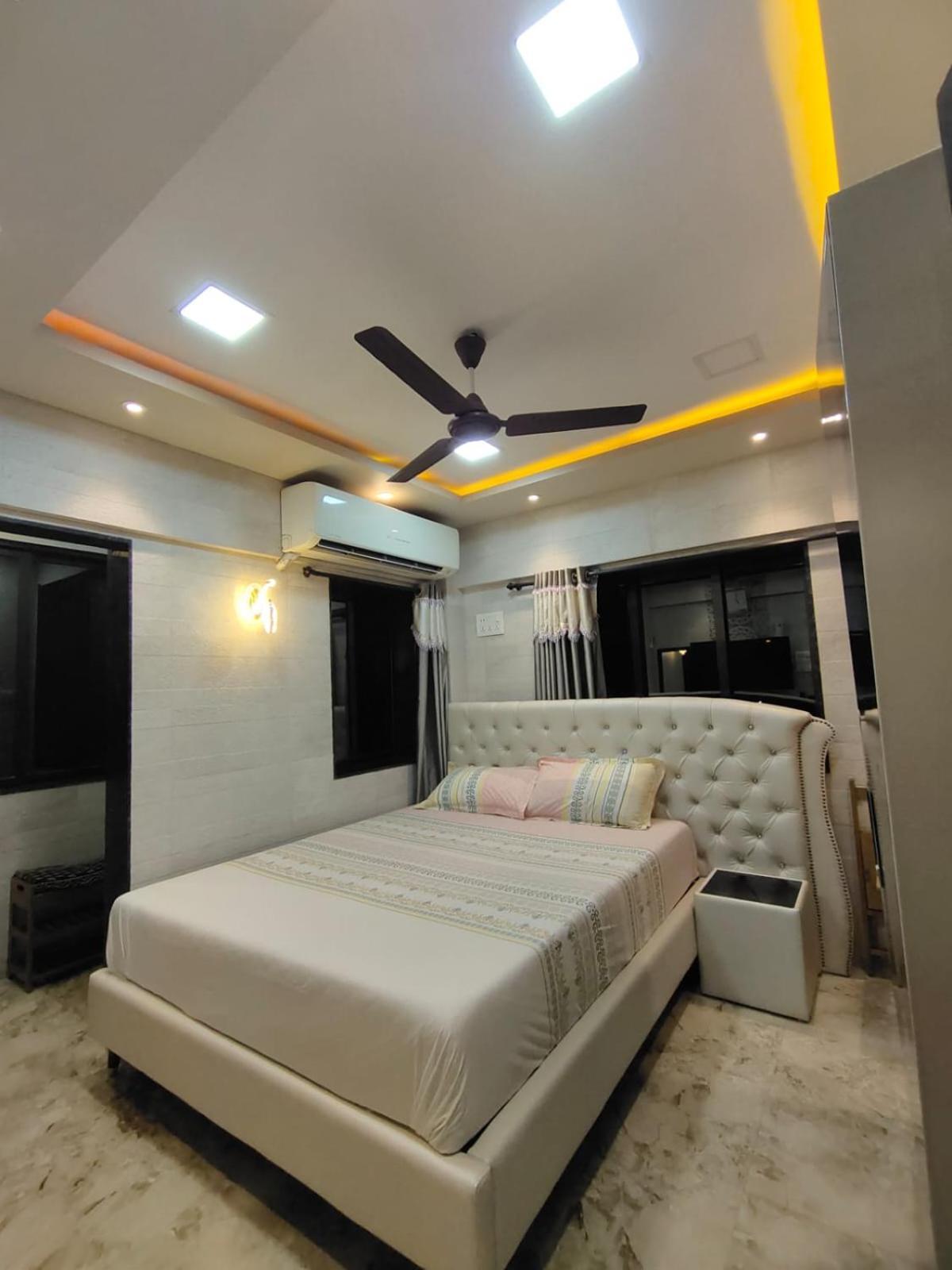 Cozy Furnished One Block From The Ocean Apartment