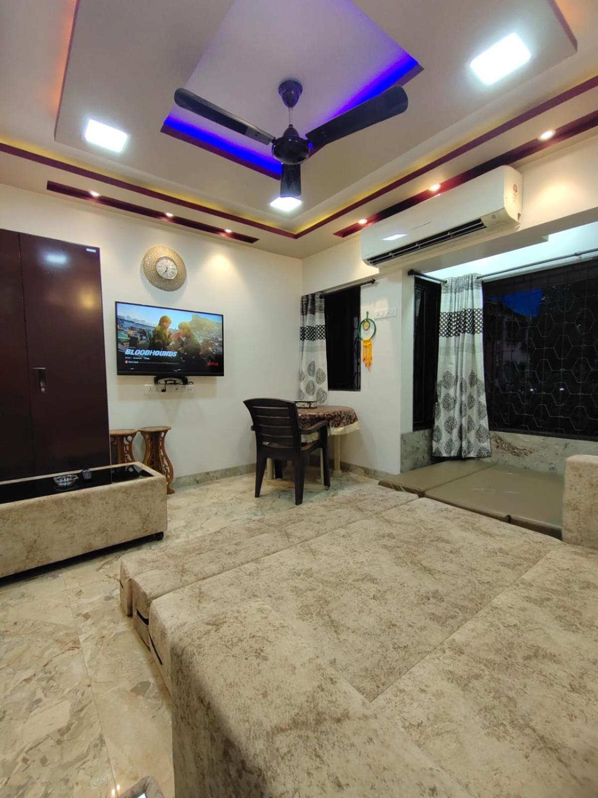 Cozy Furnished One Block From The Ocean * Mumbai