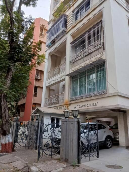 Apartment Dawn - A Spacious Modern In Bandra At Almeida Park By Connekt Homes *