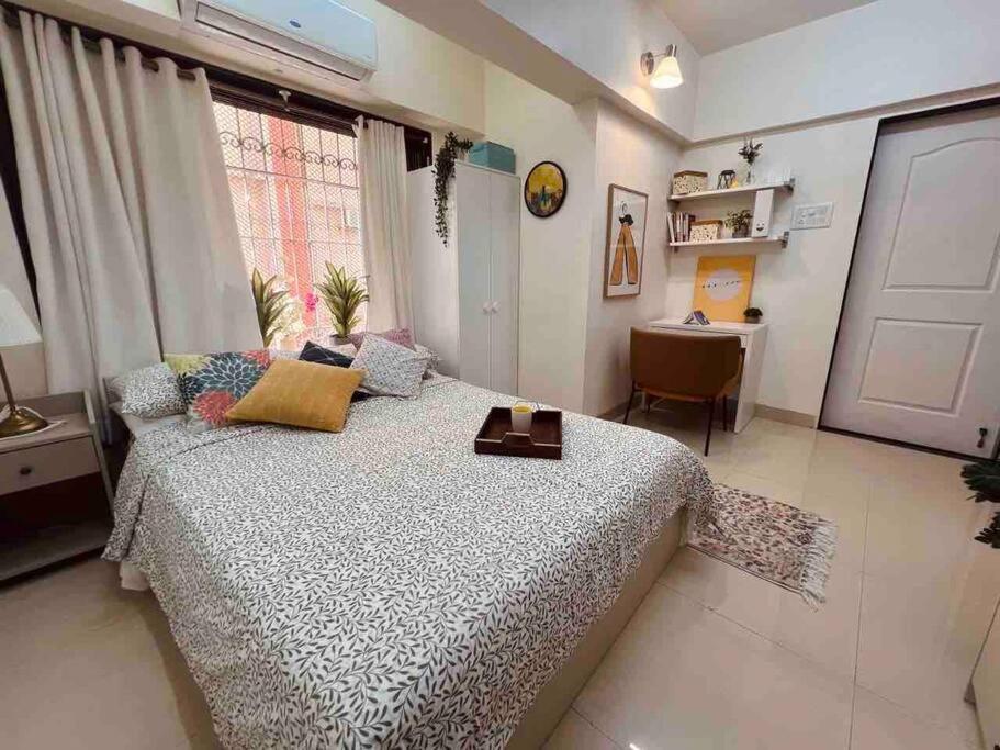Dawn - A Spacious Modern In Bandra At Almeida Park By Connekt Homes Mumbai