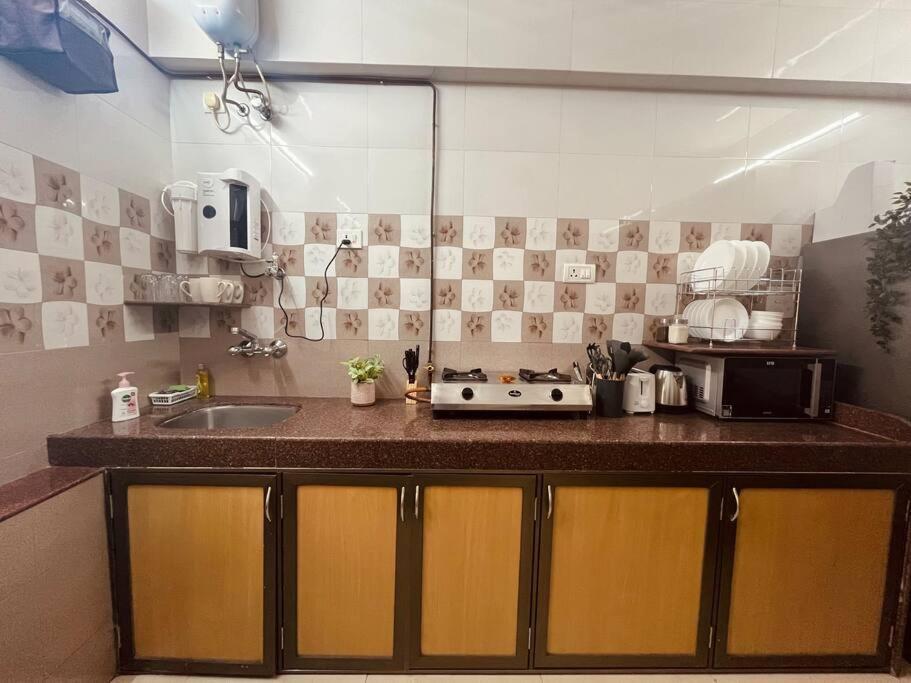Apartment Dawn - A Spacious Modern In Bandra At Almeida Park By Connekt Homes *