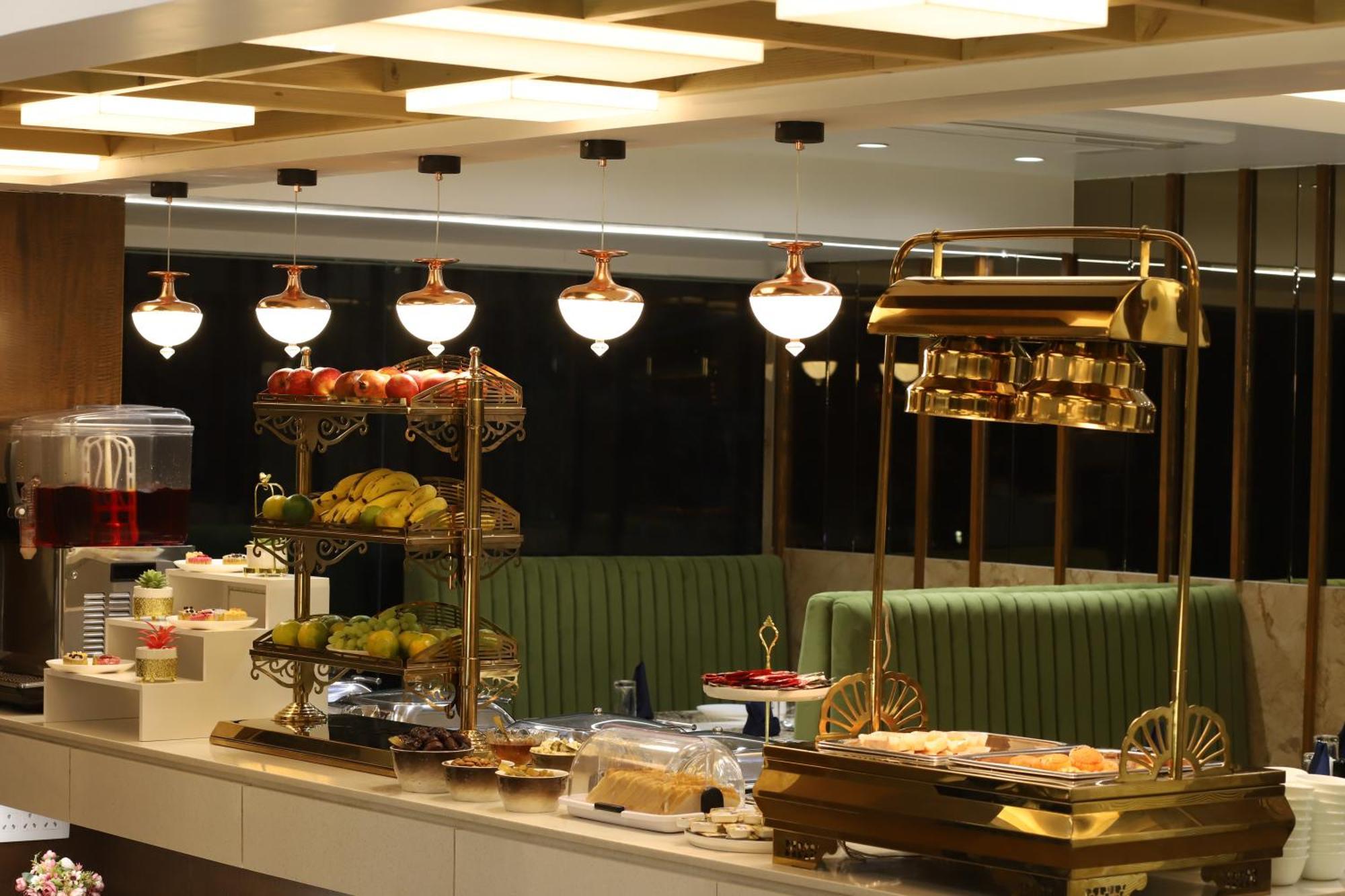 Auris & Banquets, International Airport