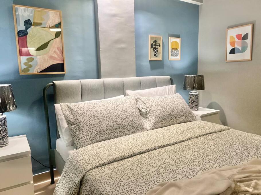 Simon Lydia 5 - A Sunlit Charm In Bandra, Pali Village By Connekt Homes Apartment