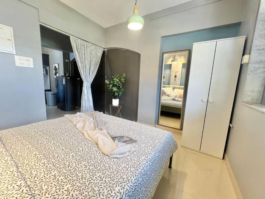 Simon Lydia 5 - A Sunlit Charm In Bandra, Pali Village By Connekt Homes Apartment Mumbai