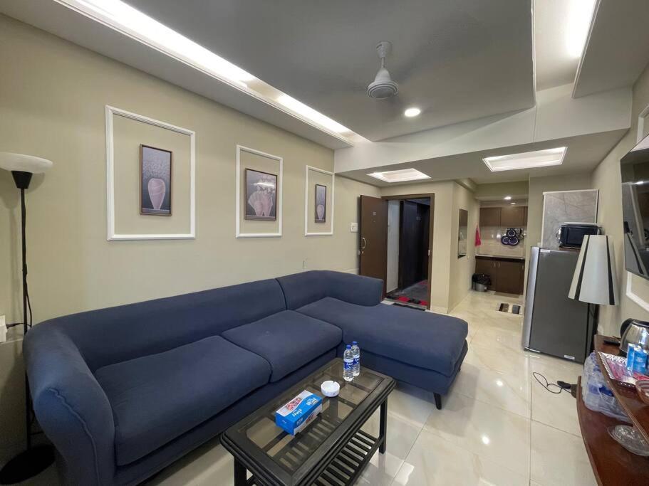 Apartment Bandra -1 Bhk - Close To Bkc