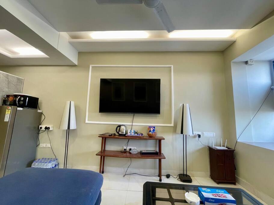 Bandra -1 Bhk - Close To Bkc Mumbai