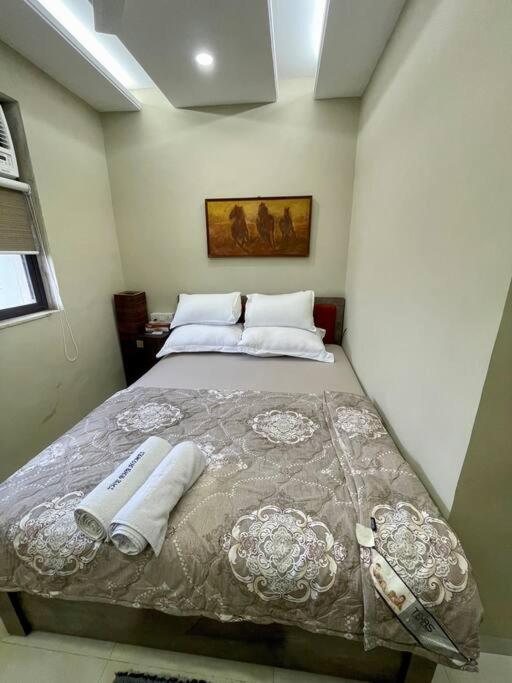 Apartment Bandra -1 Bhk - Close To Bkc *