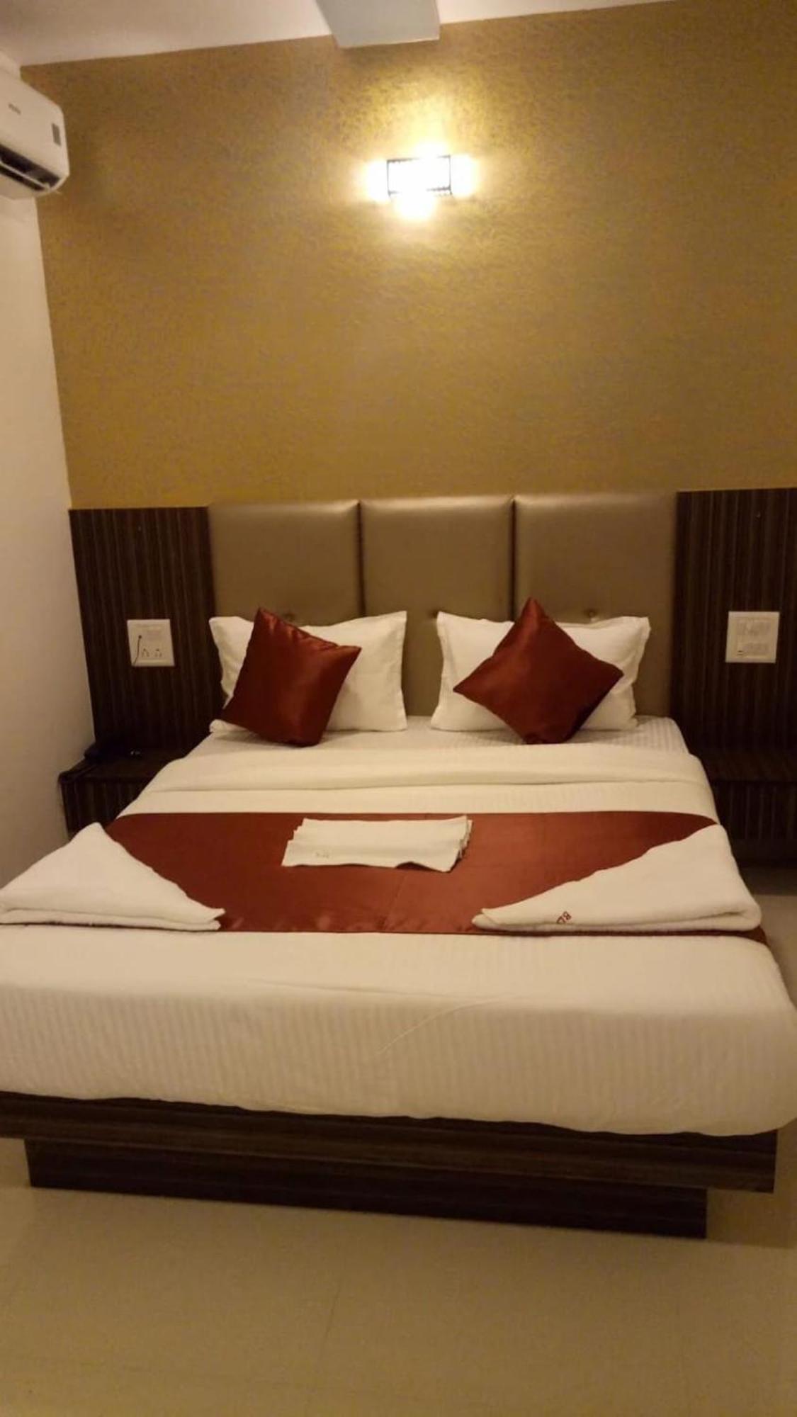 Flagship 83490 Hotel Bently Palace Hotel Mumbai