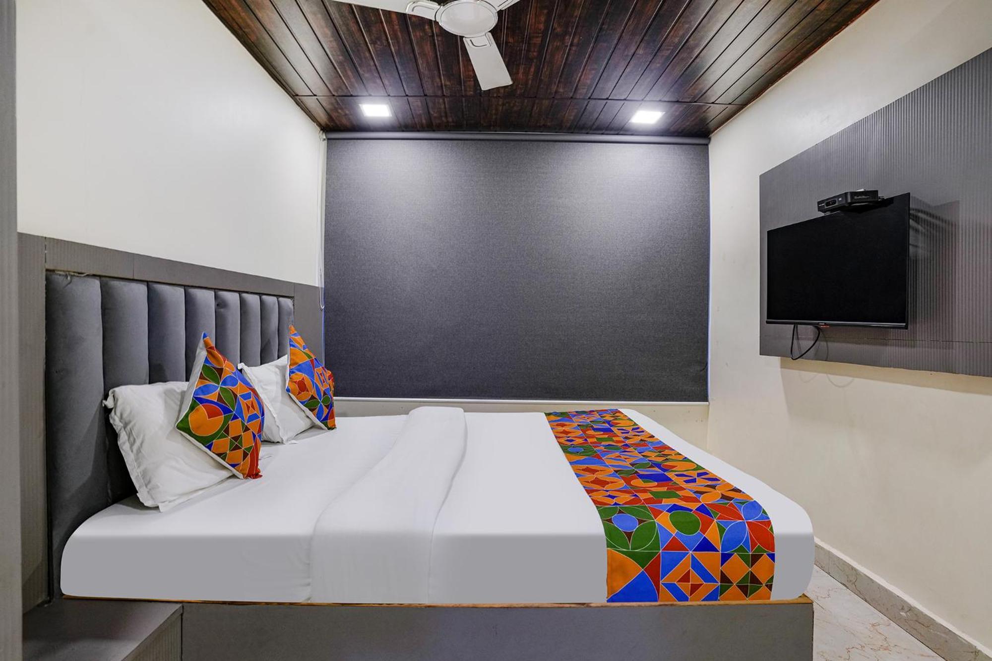 Fabexpress Earth Paradise Hotel 3*