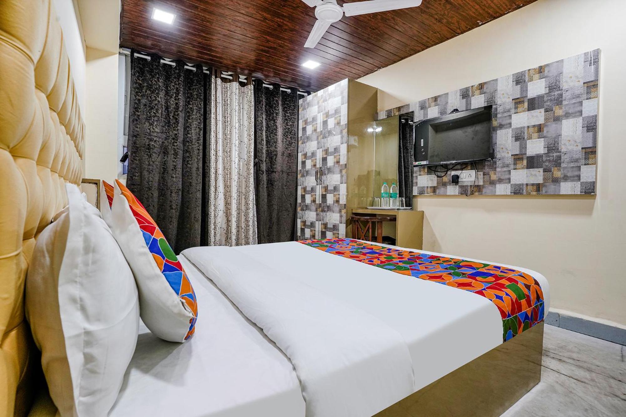 Fabexpress Earth Paradise 3* Mumbai