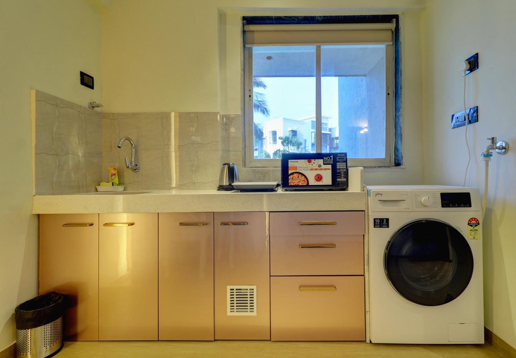 Home2 And Service Apartments, Airport * Mumbai