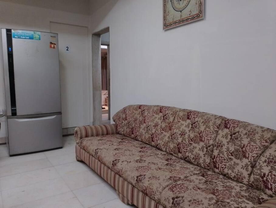Luxurious 3 Bedroom Hall In Bandra West Mumbai