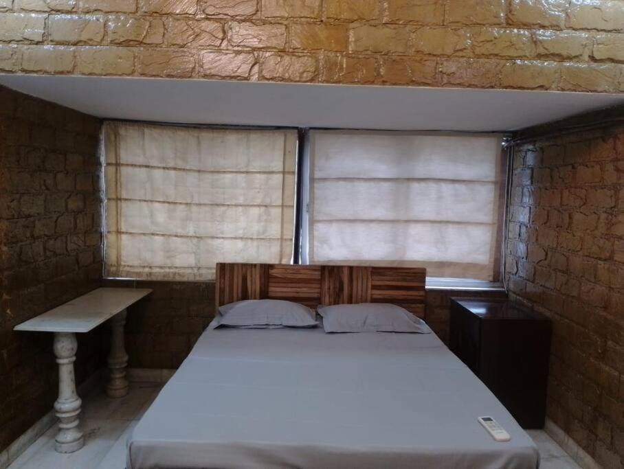 Luxurious 3 Bedroom Hall In Bandra West Apartment Mumbai