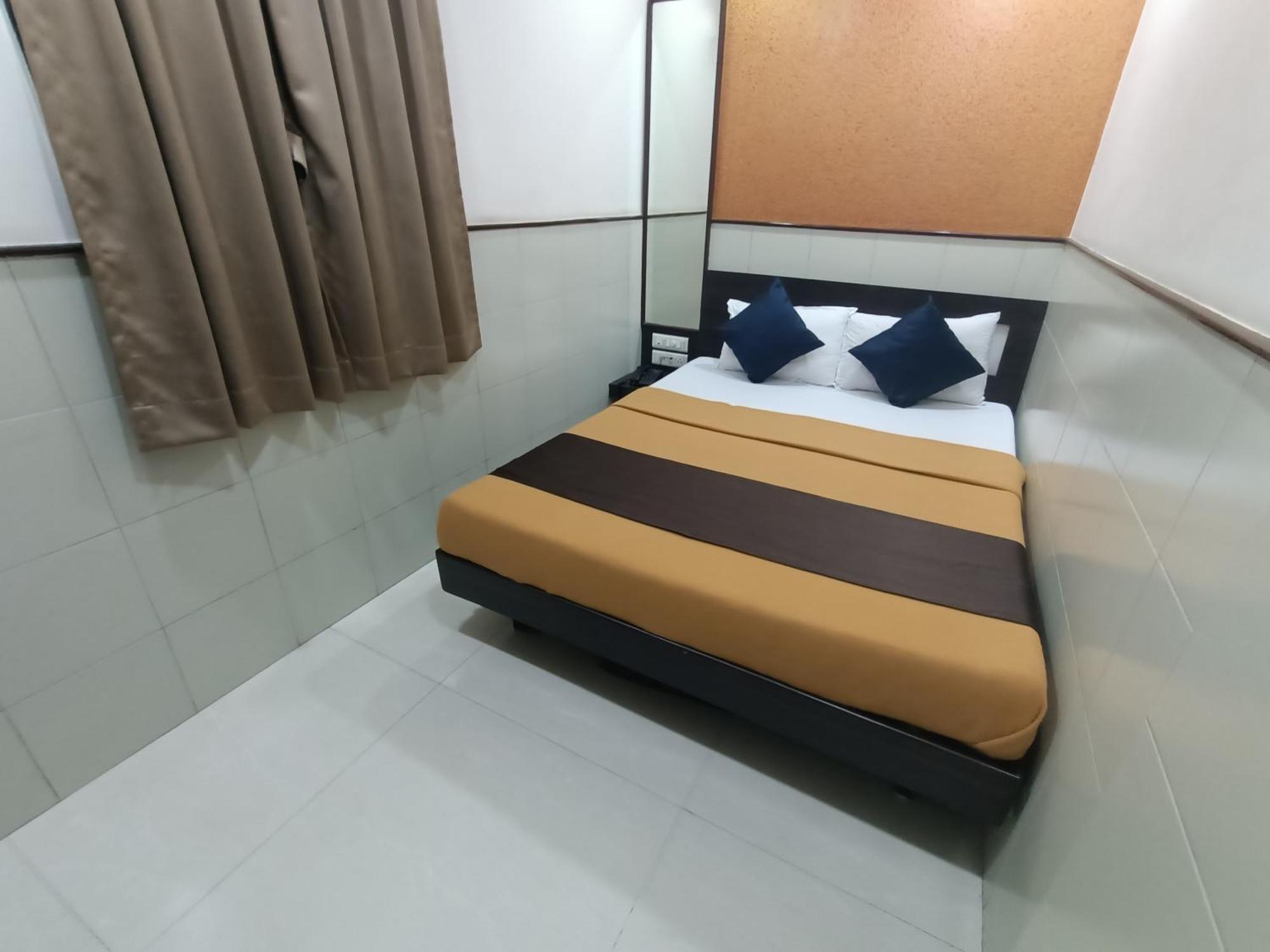 Triton - Near Us Embassy - In Sion Hotel 2*