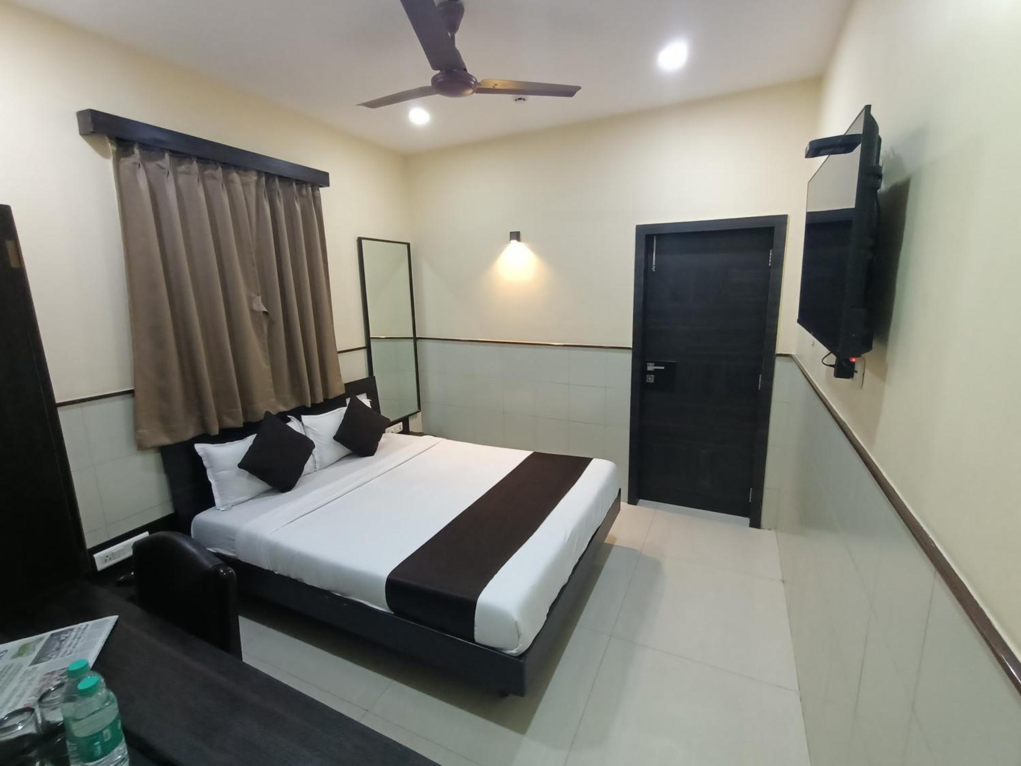Triton - Near Us Embassy - In Sion Hotel 2*