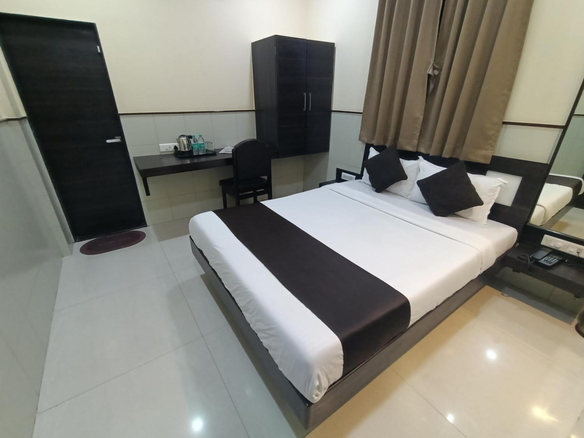 Triton - Near Us Embassy - In Sion Hotel 2*