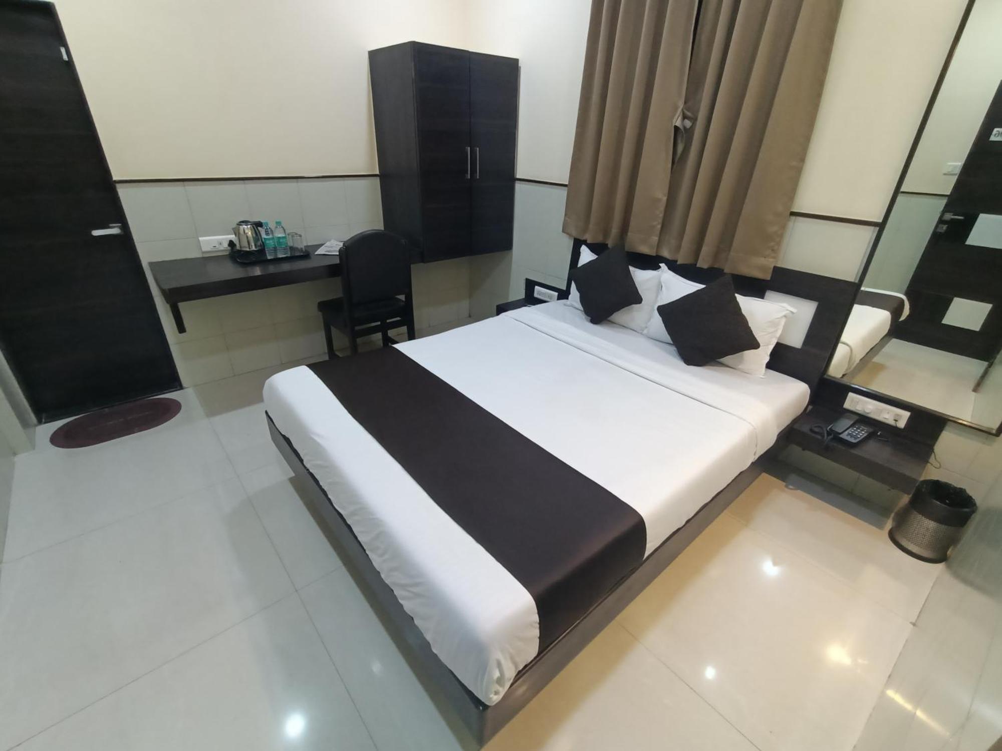 Triton - Near Us Embassy - In Sion 2* Mumbai
