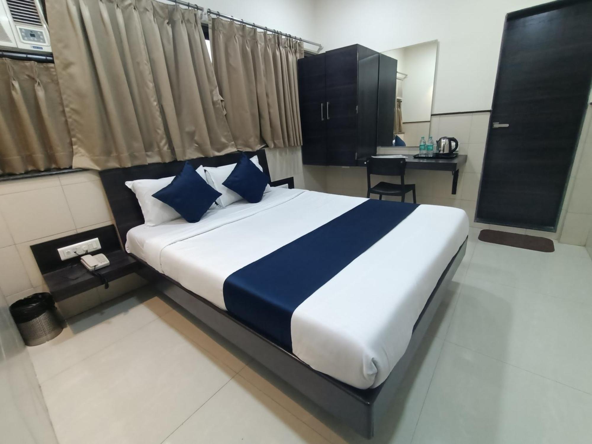 Triton - Near Us Embassy - In Sion Hotel 2*