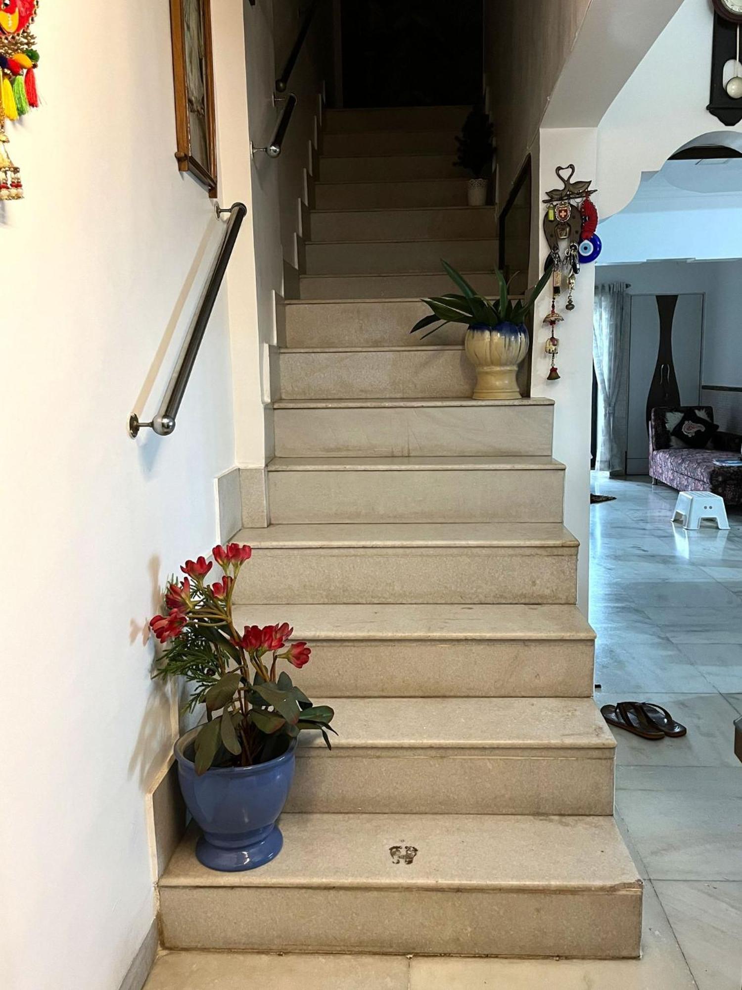 Spacious Private Amidst The Homestay Mumbai