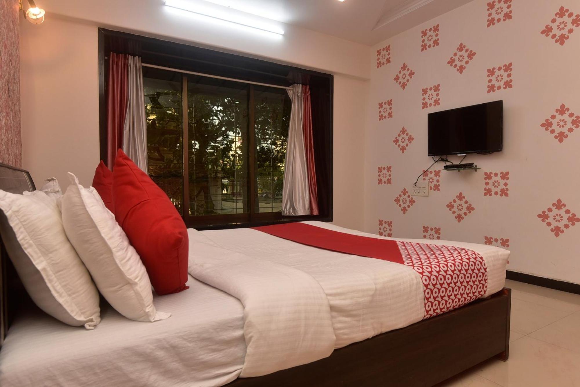 Oyo 19160 Dev Shelter Hotel 3*