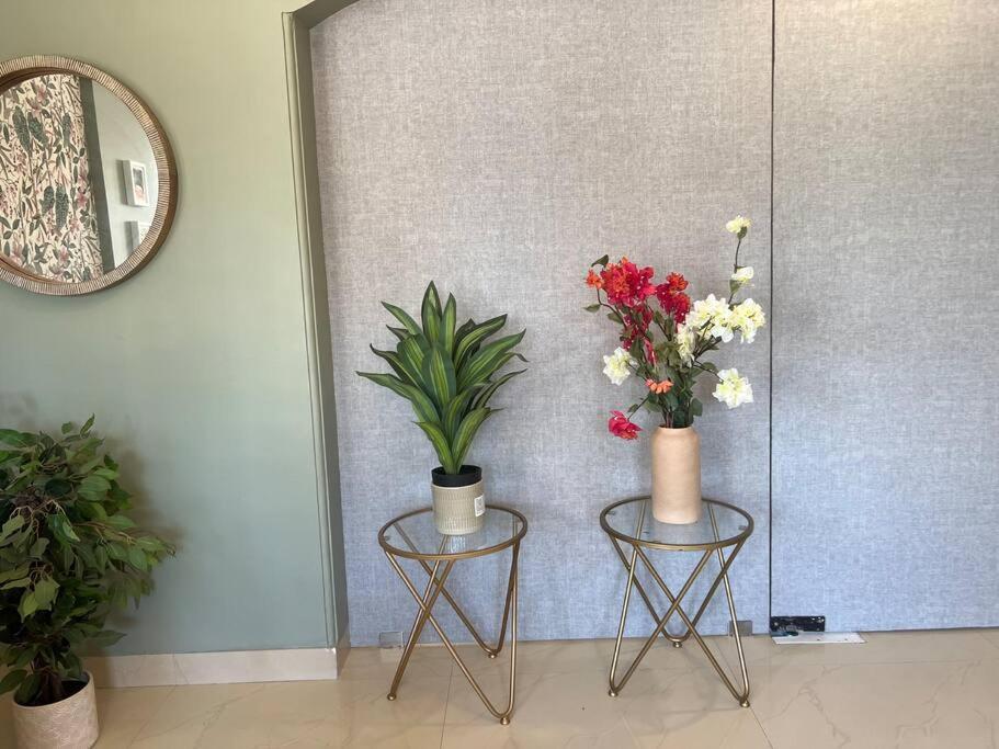 Simon Lydia 5 - A Sunlit Charm In Bandra, Pali Village By Connekt Homes *