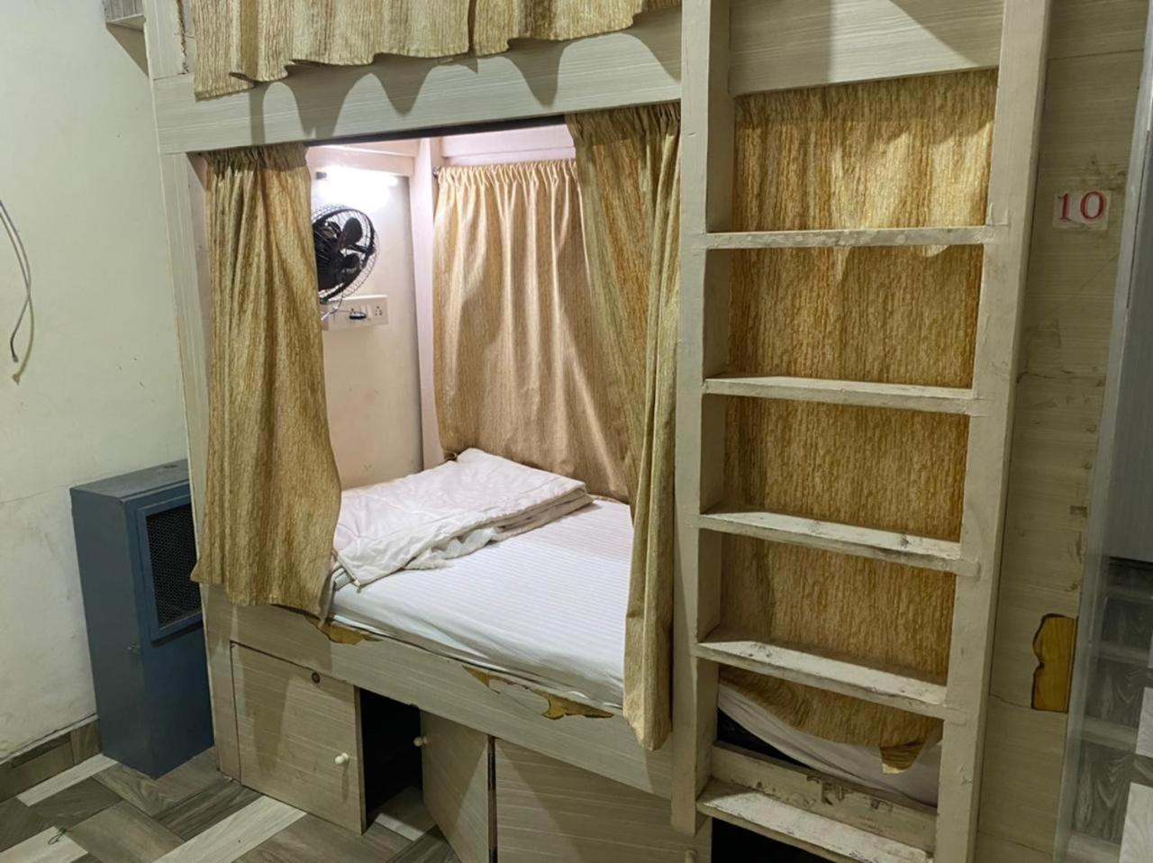 Bed & Breakfast Airport Residency