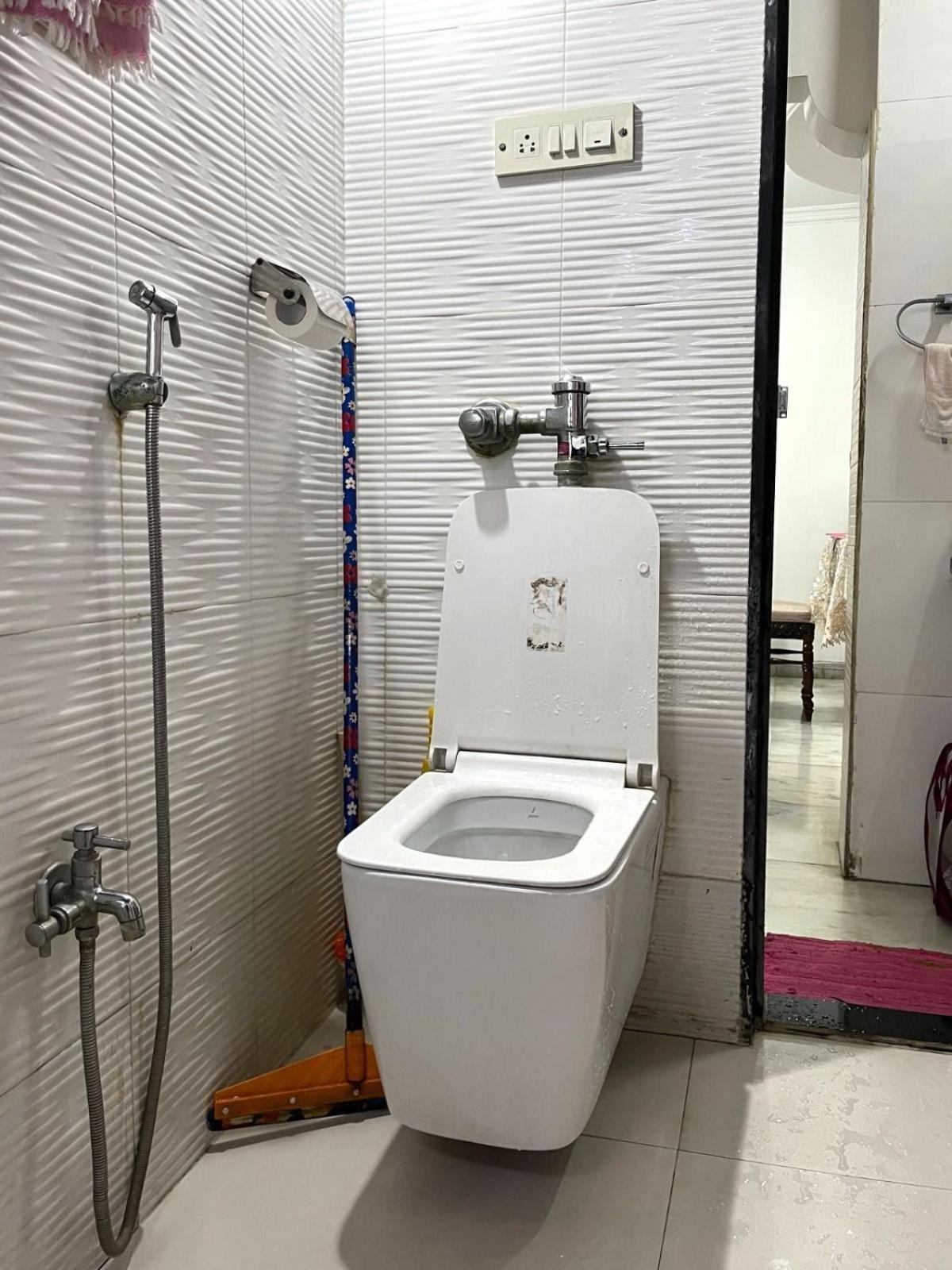 Cozy Private Near Mulund Railway Station Homestay Mumbai