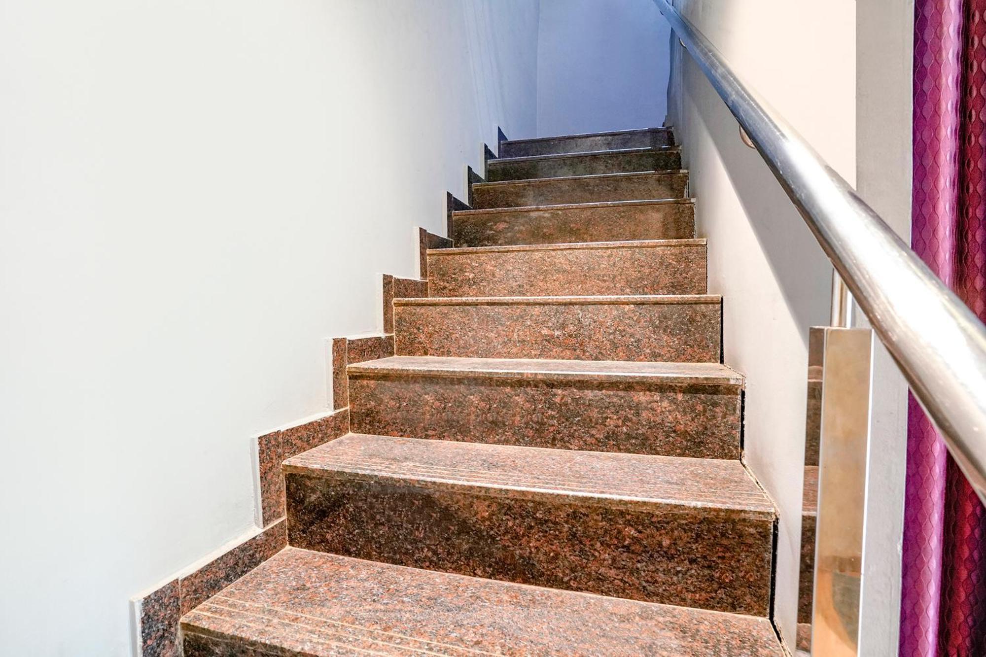 Fabhotel Cozy - Nr International Airport Hotel Mumbai
